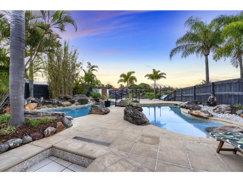 6 Gregory Drive, Carrara QLD 4211