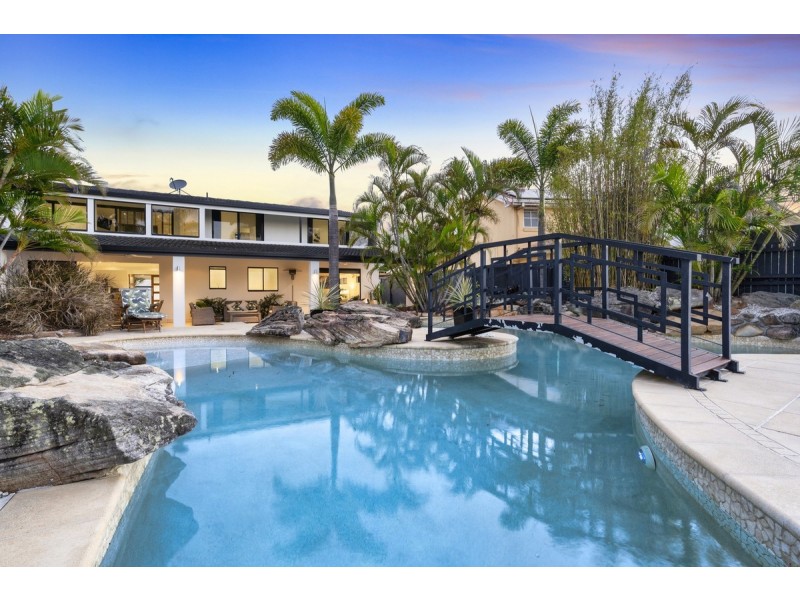 6 Gregory Drive, Carrara QLD 4211