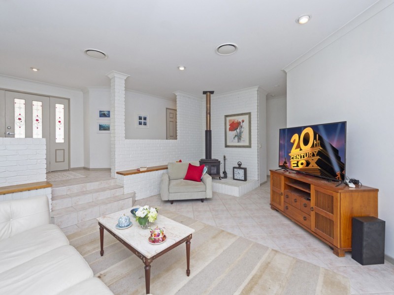 31 Edgeworth Place, Helensvale QLD 4212