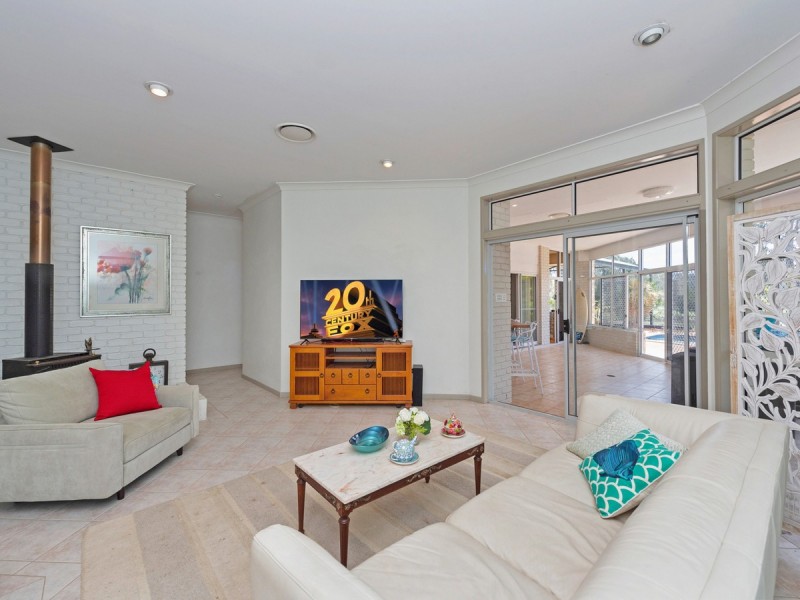 31 Edgeworth Place, Helensvale QLD 4212