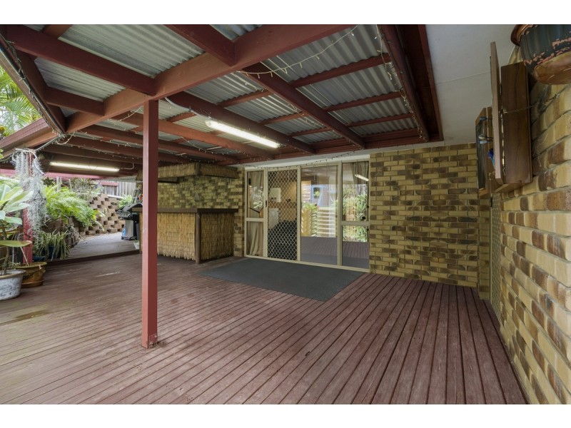 8 Polynesia Avenue, Pacific Pines QLD 4211