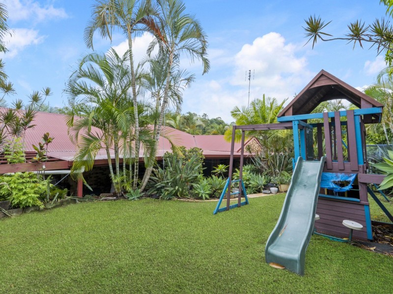 8 Polynesia Avenue, Pacific Pines QLD 4211