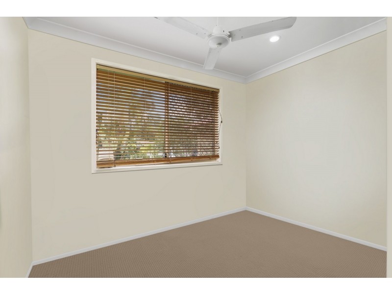 8 Polynesia Avenue, Pacific Pines QLD 4211