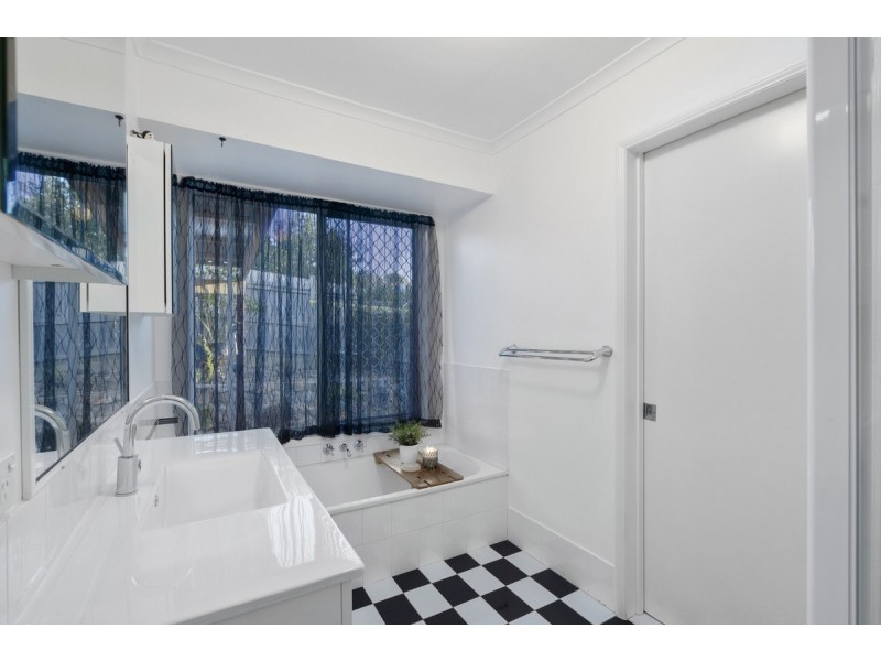 8 Arizona Street, Oxenford QLD 4210