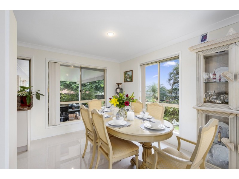 5 Motu Close, Pacific Pines QLD 4211