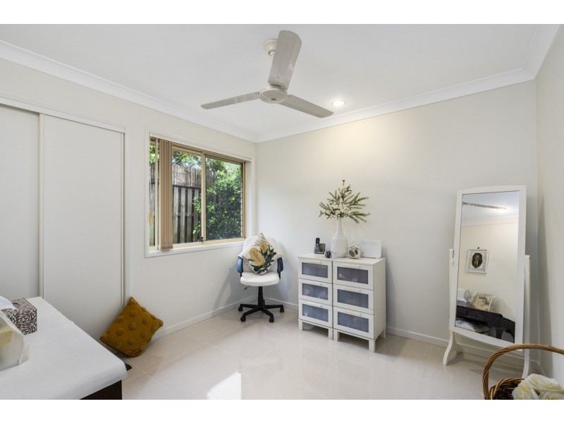 5 Motu Close, Pacific Pines QLD 4211