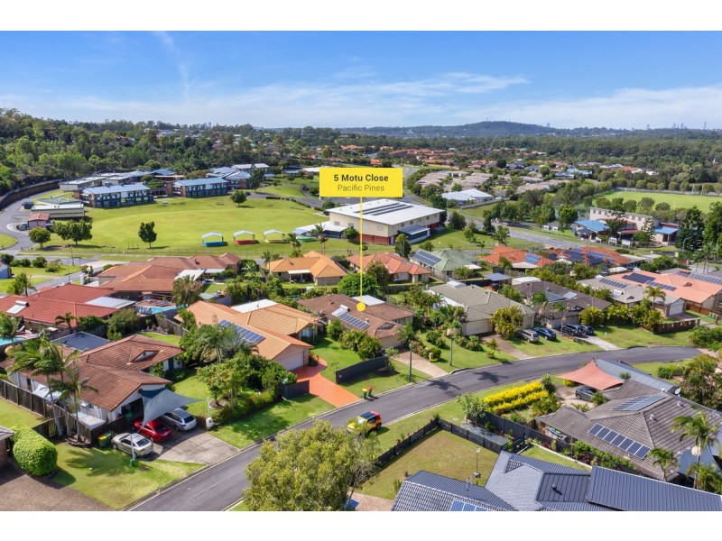 5 Motu Close, Pacific Pines QLD 4211