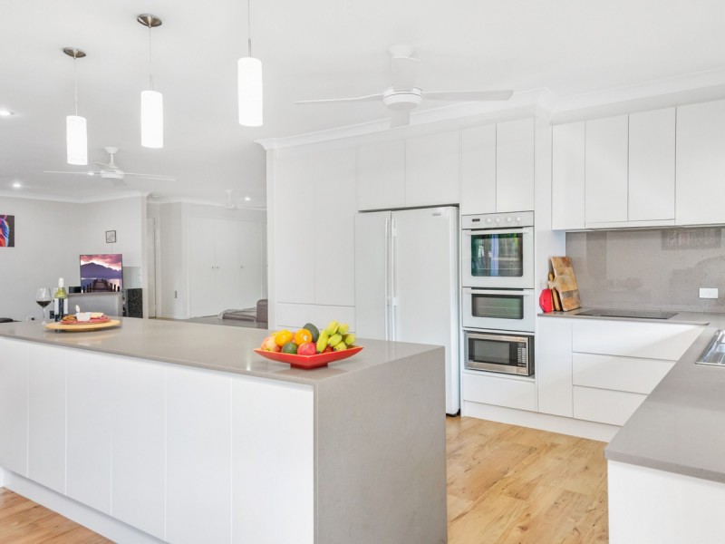 40 Latrobe Avenue, Helensvale QLD 4212