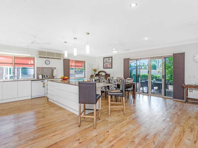 40 Latrobe Avenue, Helensvale QLD 4212