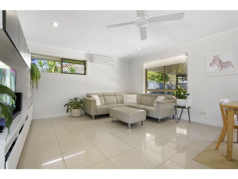 15 Studio Drive, Oxenford QLD 4210