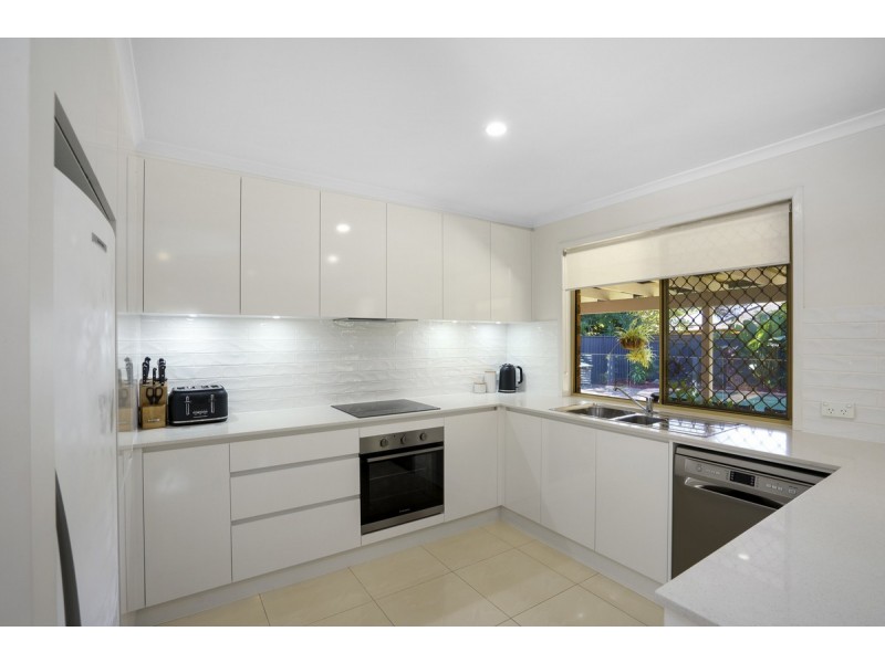 15 Studio Drive, Oxenford QLD 4210