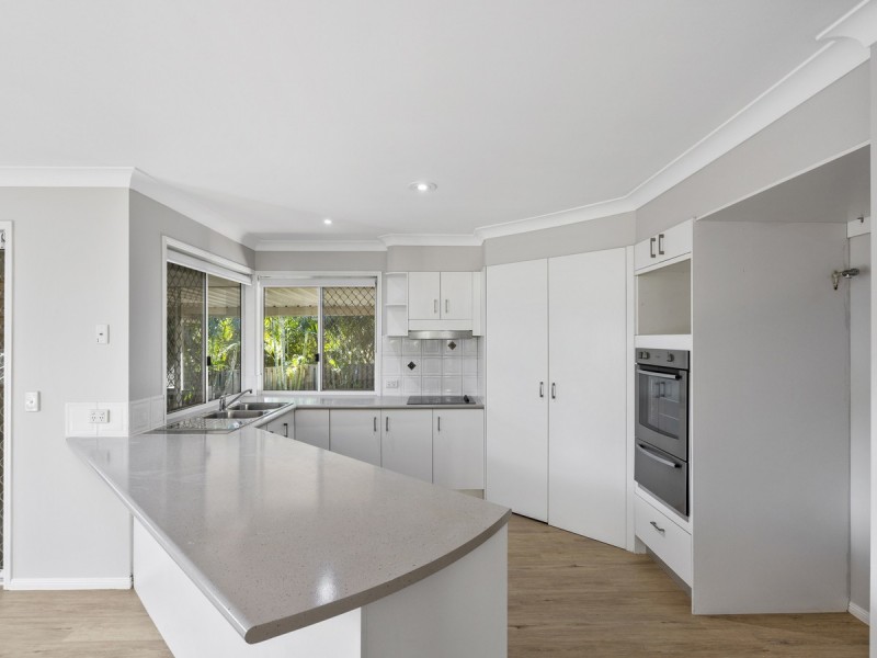 1 Dalby Court, Helensvale QLD 4212