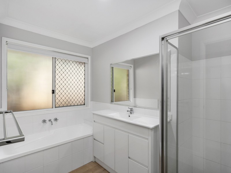 1 Dalby Court, Helensvale QLD 4212