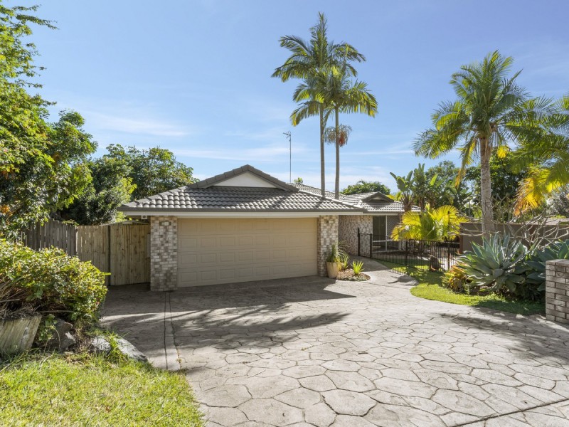 1 Dalby Court, Helensvale QLD 4212
