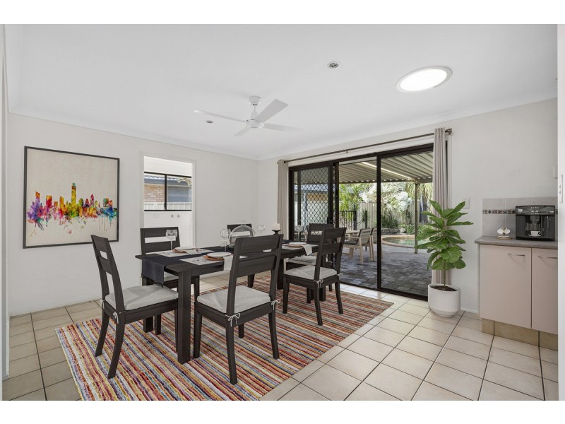 5 Midvale Place, Helensvale QLD 4212