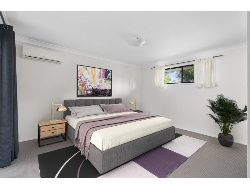 5 Midvale Place, Helensvale QLD 4212