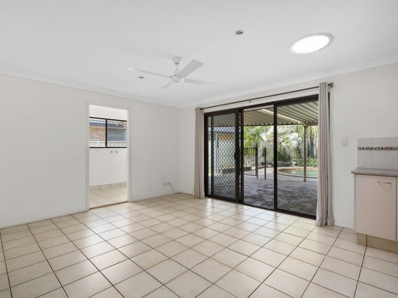 5 Midvale Place, Helensvale QLD 4212