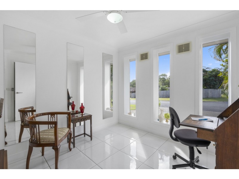 8 Gatton Court, Helensvale QLD 4212