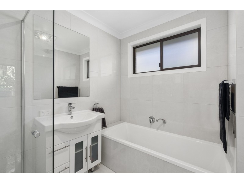 8 Gatton Court, Helensvale QLD 4212