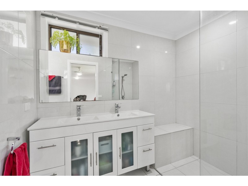 8 Gatton Court, Helensvale QLD 4212