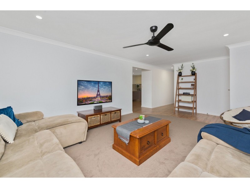 68 Parkes Drive, Helensvale QLD 4212