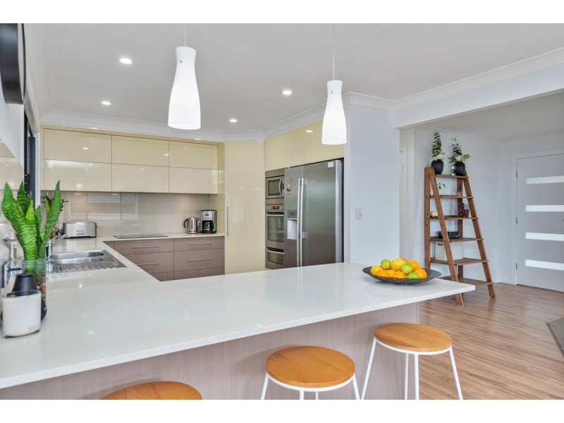 68 Parkes Drive, Helensvale QLD 4212