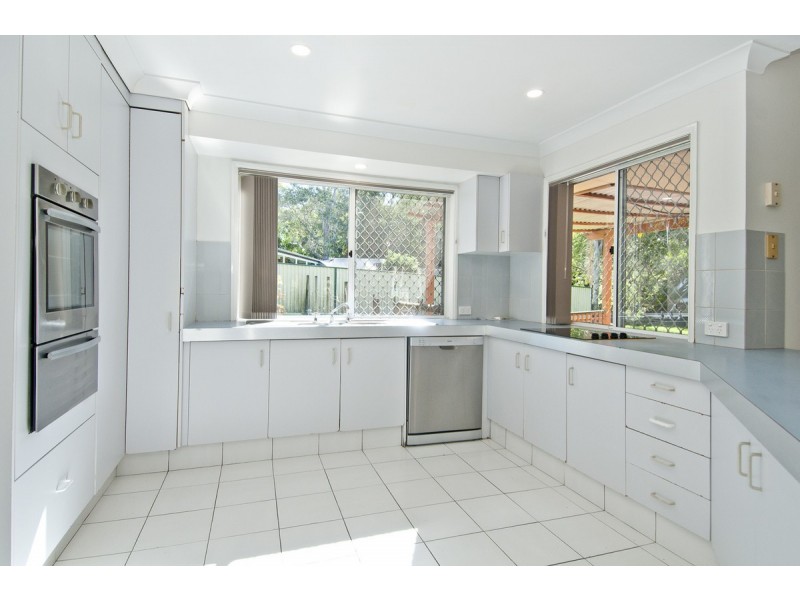 25 Derwent Avenue, Helensvale QLD 4212