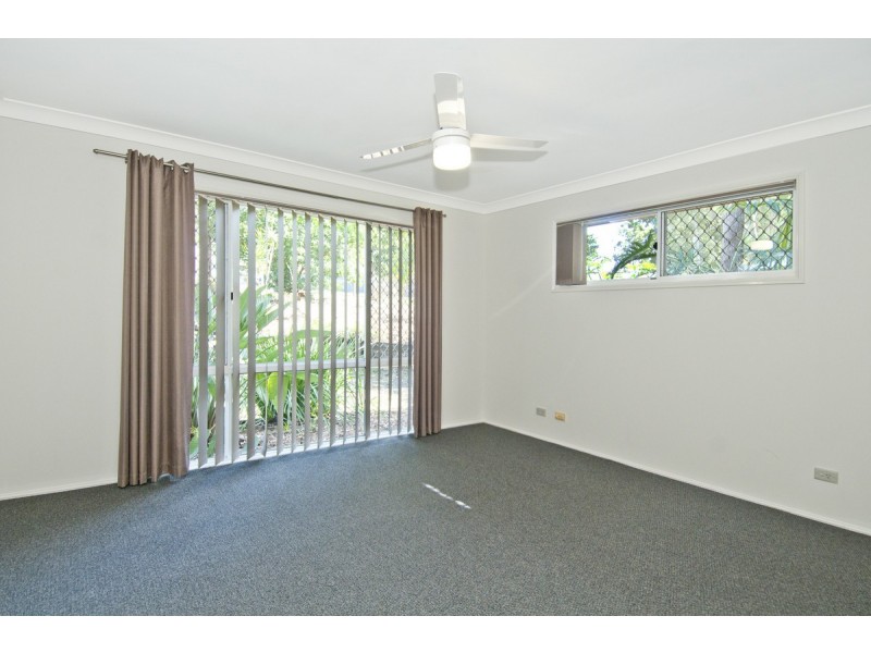 25 Derwent Avenue, Helensvale QLD 4212