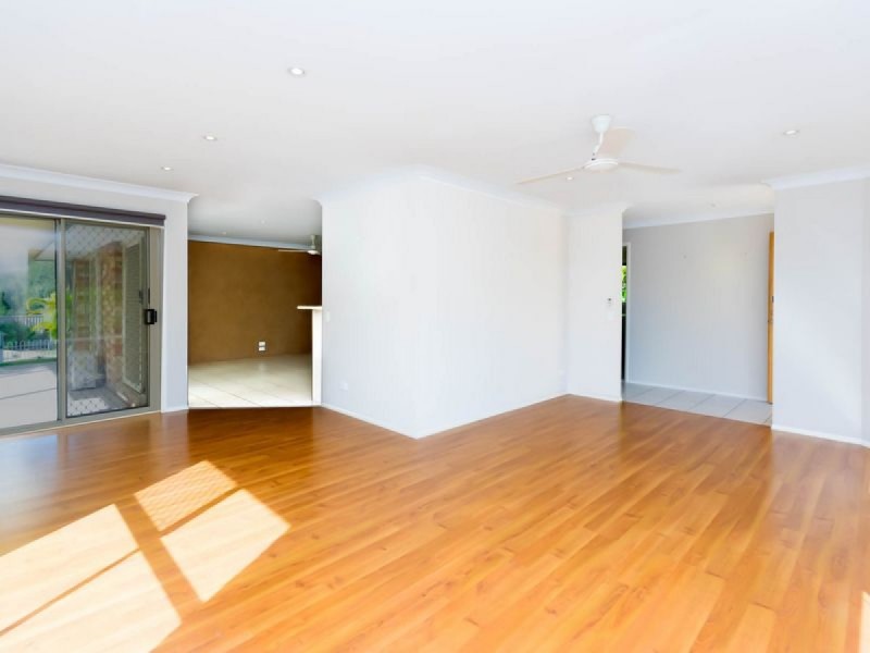 252 Mildura Drive, Helensvale QLD 4212