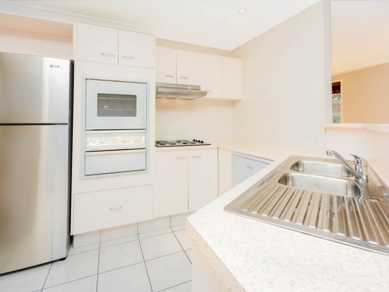 252 Mildura Drive, Helensvale QLD 4212