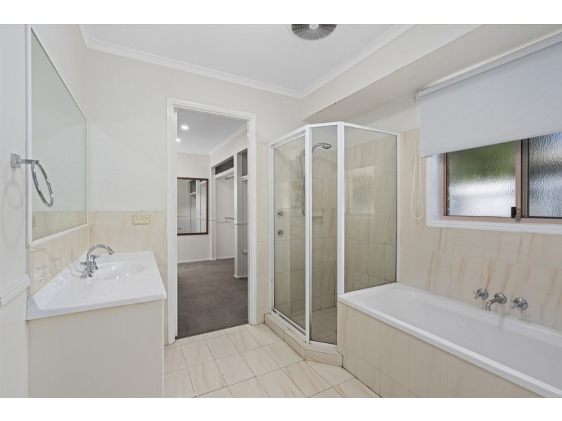 24 Bexley Place, Helensvale QLD 4212