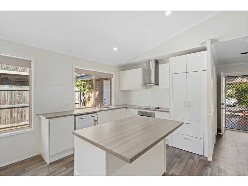 24 Bexley Place, Helensvale QLD 4212