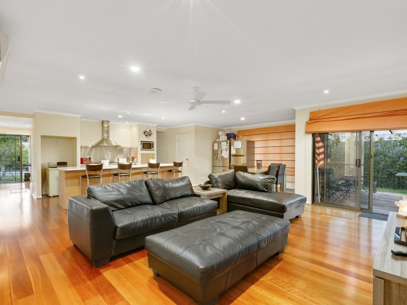 32 Santa Isobel Boulevard, Pacific Pines QLD 4211