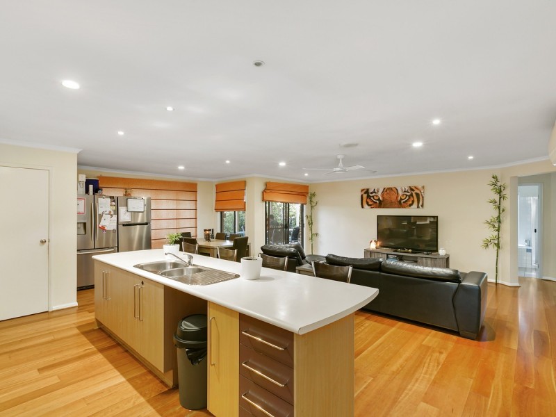 32 Santa Isobel Boulevard, Pacific Pines QLD 4211