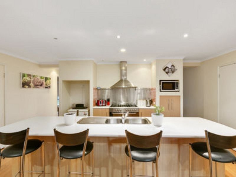 32 Santa Isobel Boulevard, Pacific Pines QLD 4211