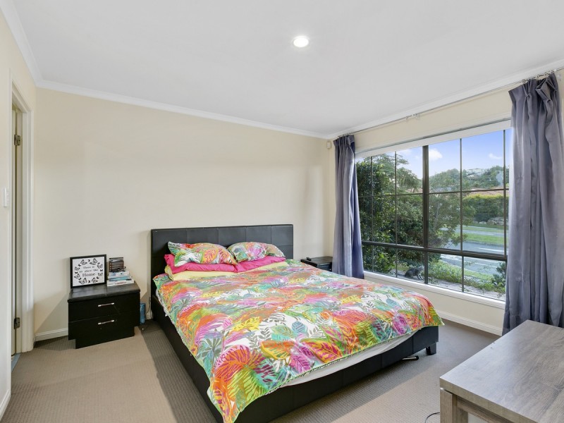 32 Santa Isobel Boulevard, Pacific Pines QLD 4211