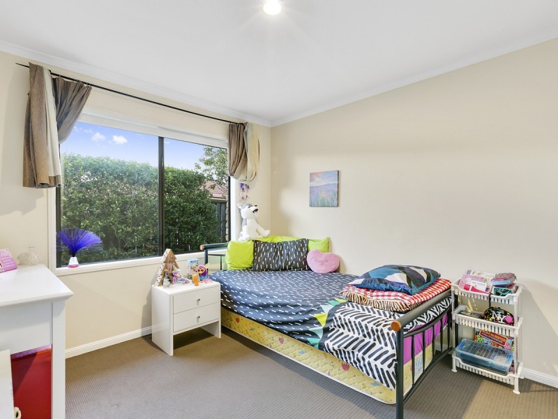 32 Santa Isobel Boulevard, Pacific Pines QLD 4211