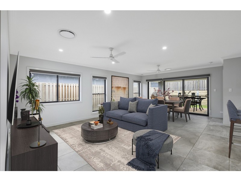 43 Lysaght Drive, Pimpama QLD 4209