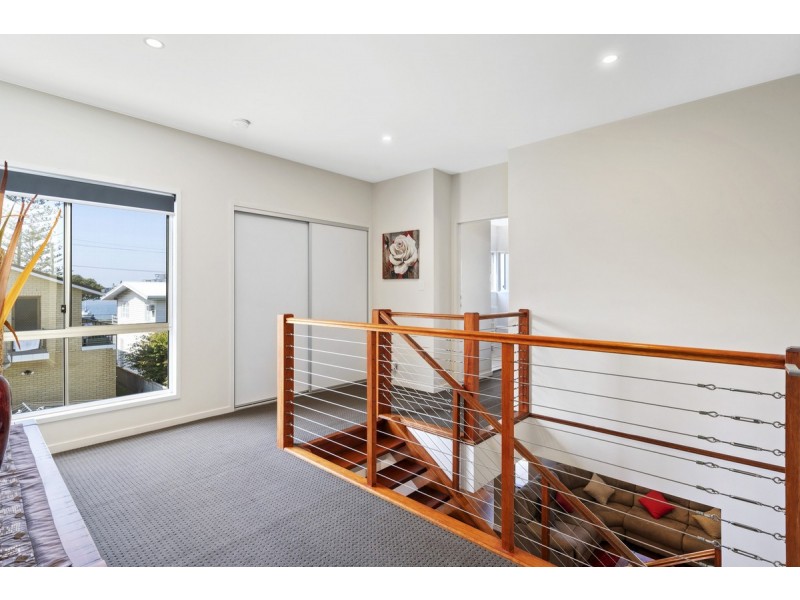 1/3 Nankeen Avenue, Paradise Point QLD 4216