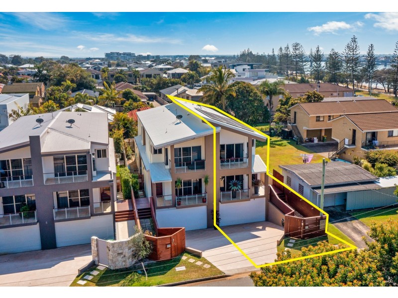 1/3 Nankeen Avenue, Paradise Point QLD 4216