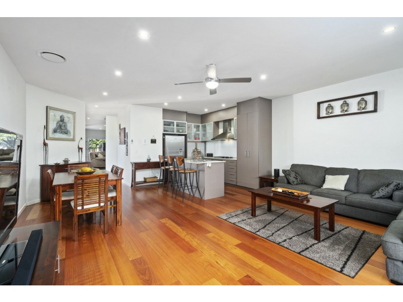 1/3 Nankeen Avenue, Paradise Point QLD 4216