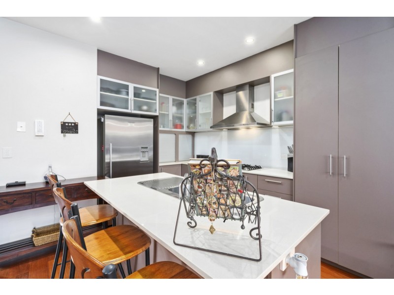 1/3 Nankeen Avenue, Paradise Point QLD 4216