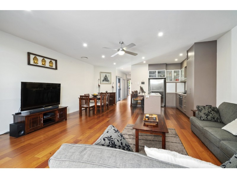 1/3 Nankeen Avenue, Paradise Point QLD 4216