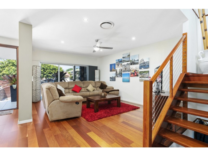 1/3 Nankeen Avenue, Paradise Point QLD 4216