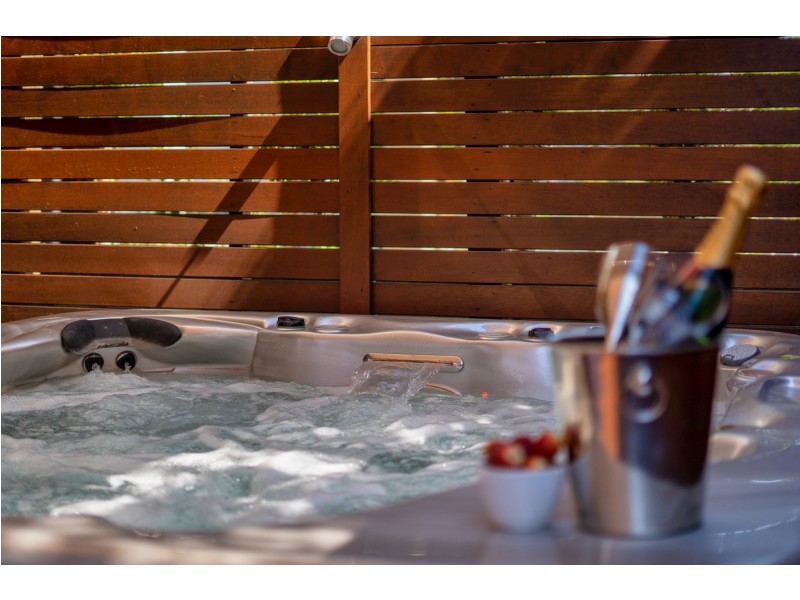 1/3 Nankeen Avenue, Paradise Point QLD 4216