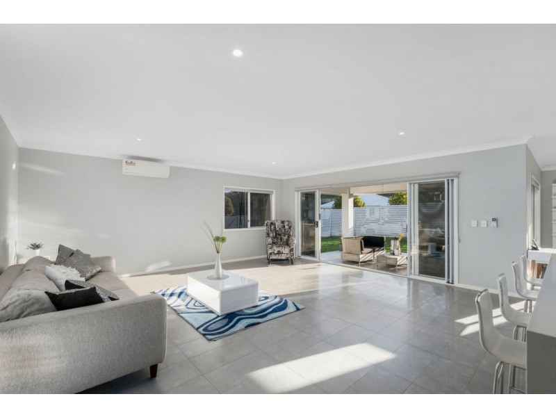 16 Northern Skies Terrace, Maudsland QLD 4210