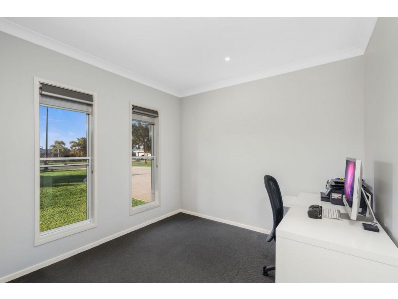 16 Northern Skies Terrace, Maudsland QLD 4210