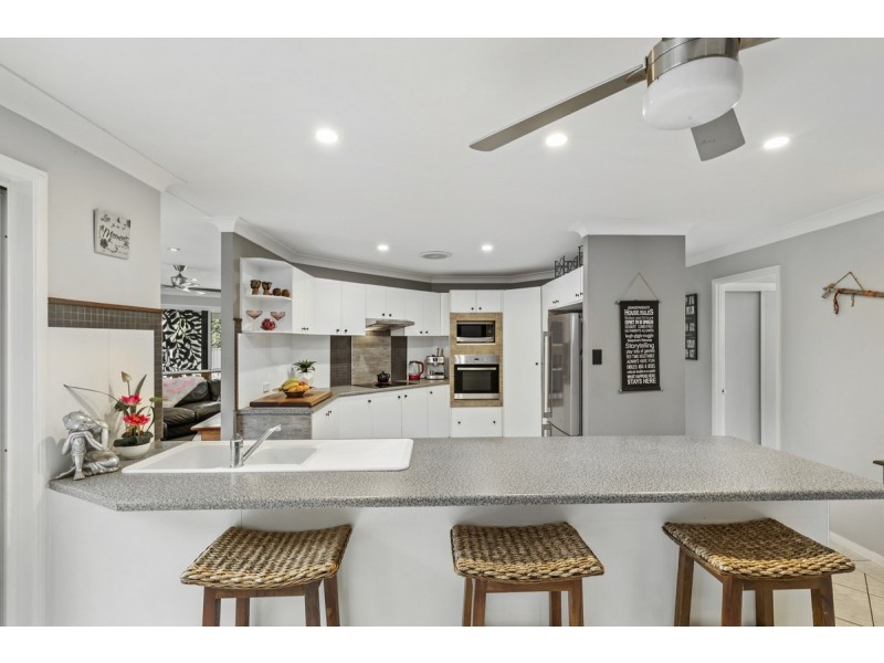 12 Benalla Court, Parkwood QLD 4214