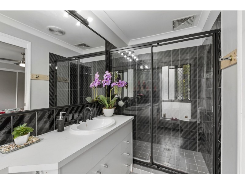 12 Benalla Court, Parkwood QLD 4214