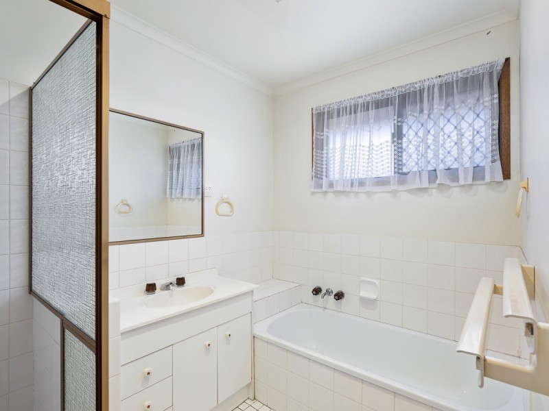 1/49 Government Road, Labrador QLD 4215